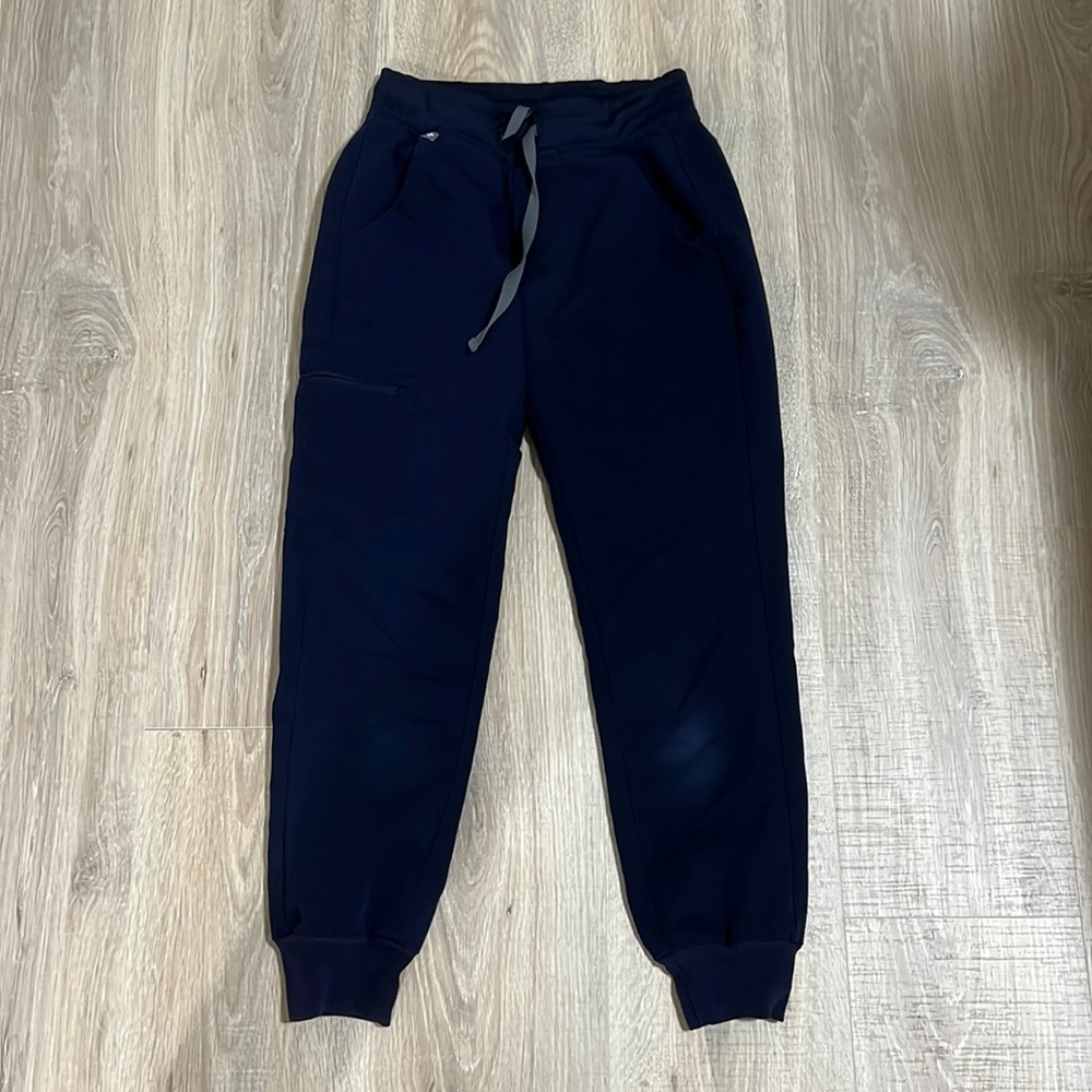 Figs Zamora Jogger in Navy